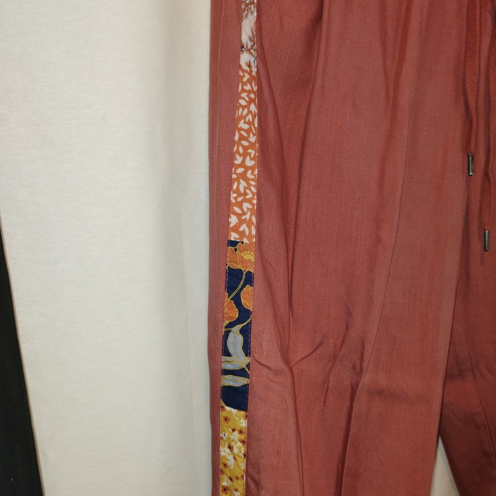 Knox Rose Paprika Red Side Patchwork Striped Relaxed Joggers 100% Lyocell SZ L - Picture 2 of 6